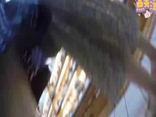 [偷拍] 超市😔[😍尾随😐😙🤑狂拍！年轻美女裙底春光/#😚全泄露